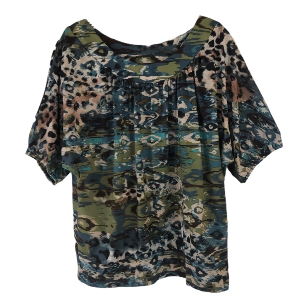 Weavers Green Blue Leopard mix print top Size XL